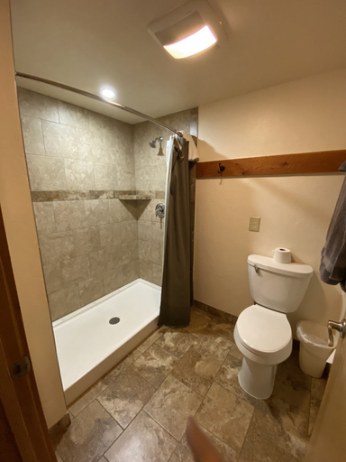 Bathroom 5, Ninepipes Lodge, Lake