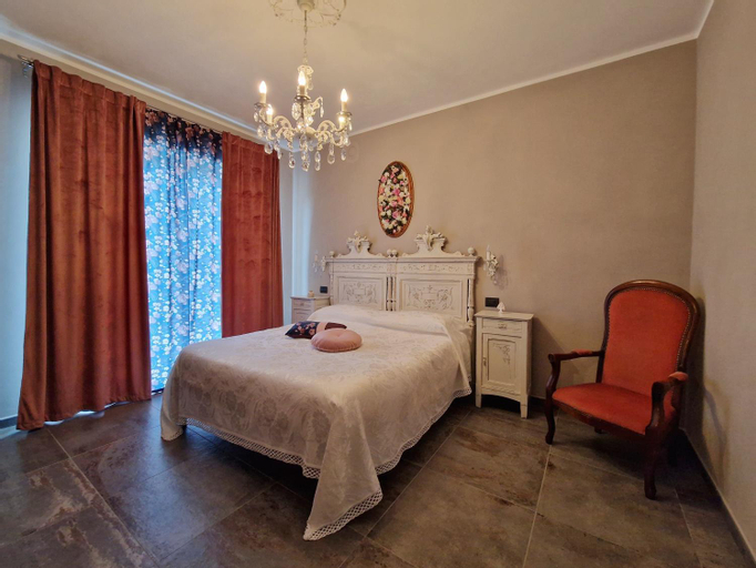 Bedroom 2, Mister Barolo Apartments Langhe, Cuneo
