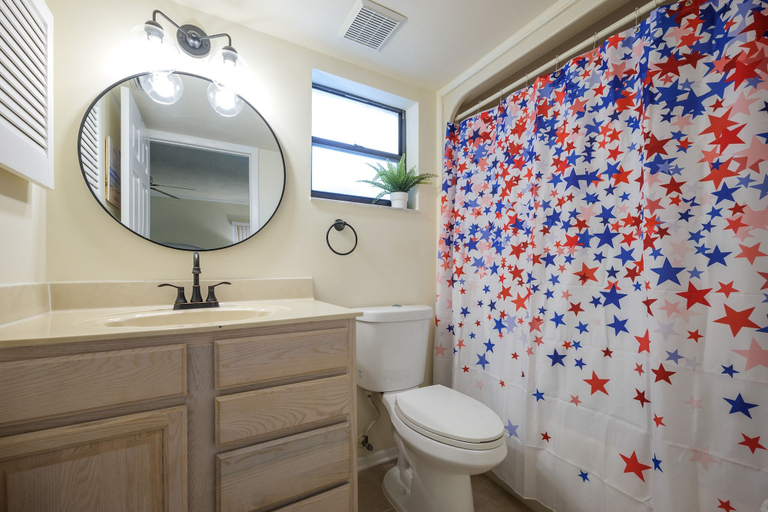 Bathroom 4, Intercoastal Dreams 101, Volusia