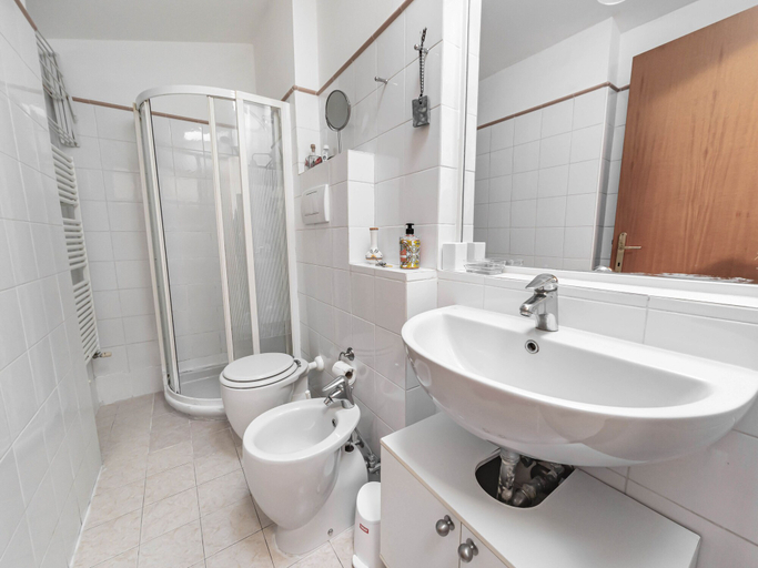 Bathroom 2, Studio flat- Vicolo Stradellaccio, Bologna