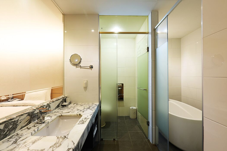 Bathroom 4, Sorae Tourist Hotel Cacao, Namdong