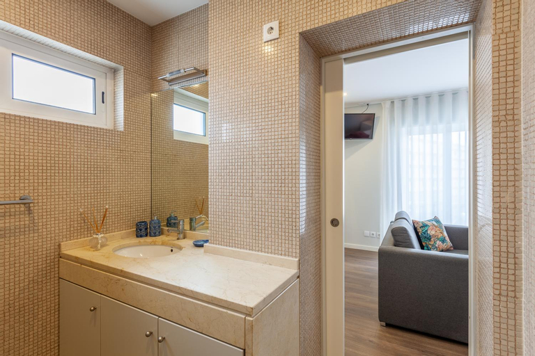 Bedroom 2, Flamingo Apartment in City Center - Minho's Guest, Braga