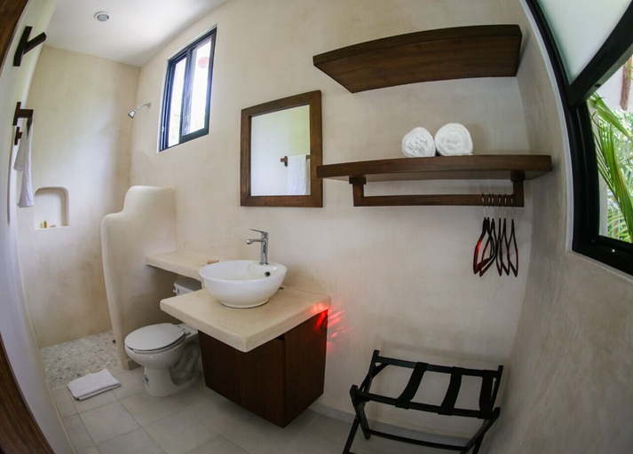 Bathroom 4, Maison Bacalar, Othón P. Blanco