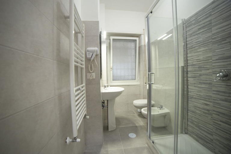 Bathroom 5, Appia Antica Guest House, Rome