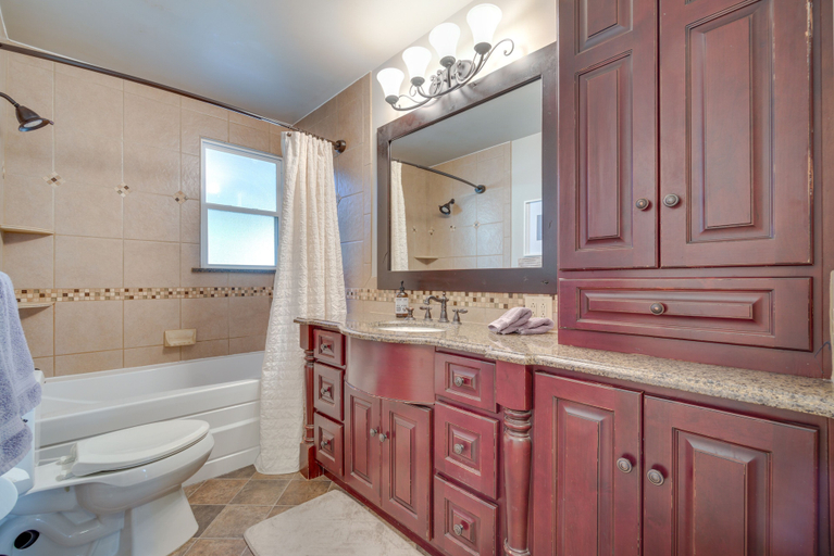 Bathroom 4, Charming Getaway, Walk to Windsor Lake and Downtown!, Weld