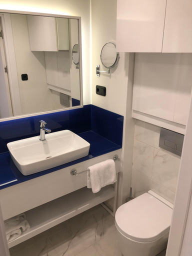 Bathroom 2, ORBI APARTMENTS с прекрасным видом на город и море, Batumi