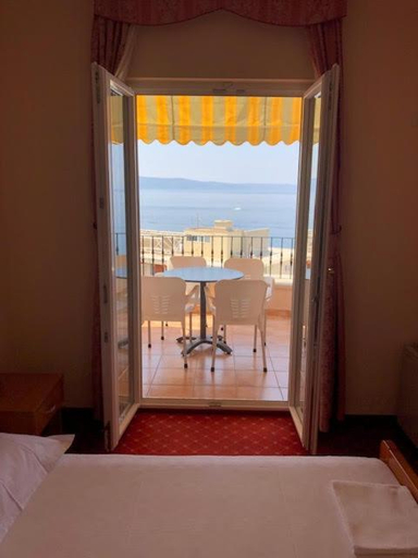 Bedroom 3, ApartHotel Villa Mozart, Podgora
