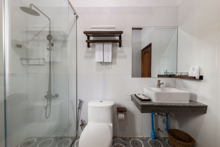 Bathroom 4, Atoh's Maison, Siem Reap