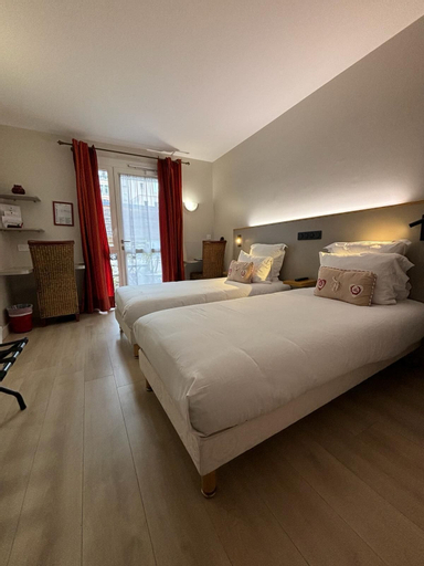 Bedroom 25