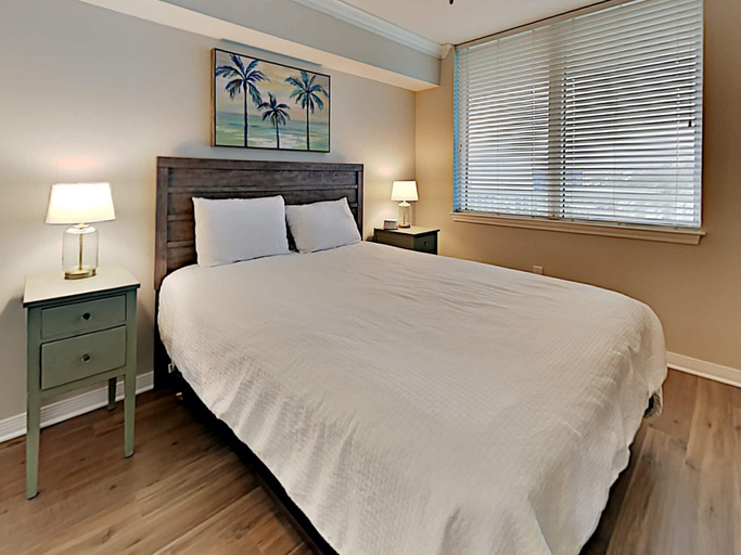Bedroom 2, Destin West Heron #306 by Southern Vacation Rentals, Okaloosa