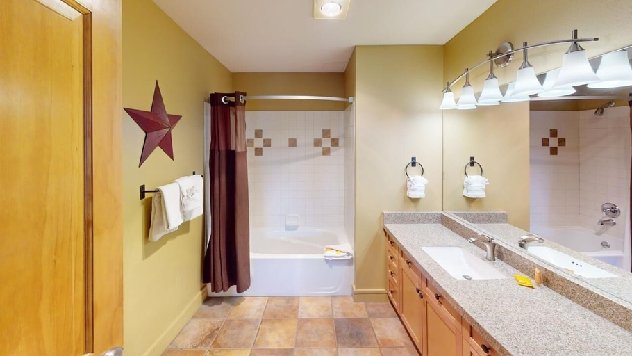 Bathroom 2, 8179 Silver Mill 2 Bedroom Condo by RedAwning, Summit