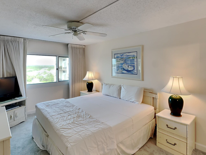 Bedroom 2, Pinnacle Port by Southern Vacation Rentals, Bay