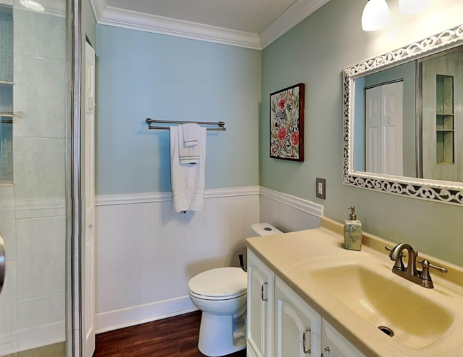 Bathroom 4, The Sea Star, Lee