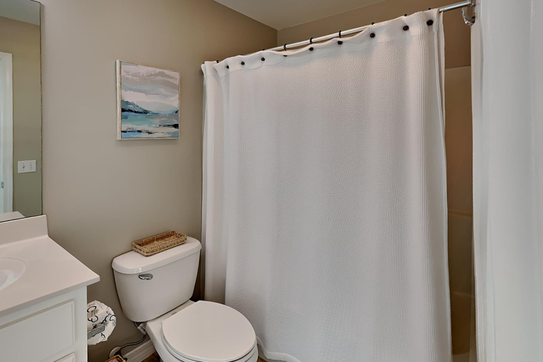 Bathroom 3, Gulf Island by Southern Vacation Rentals, Escambia