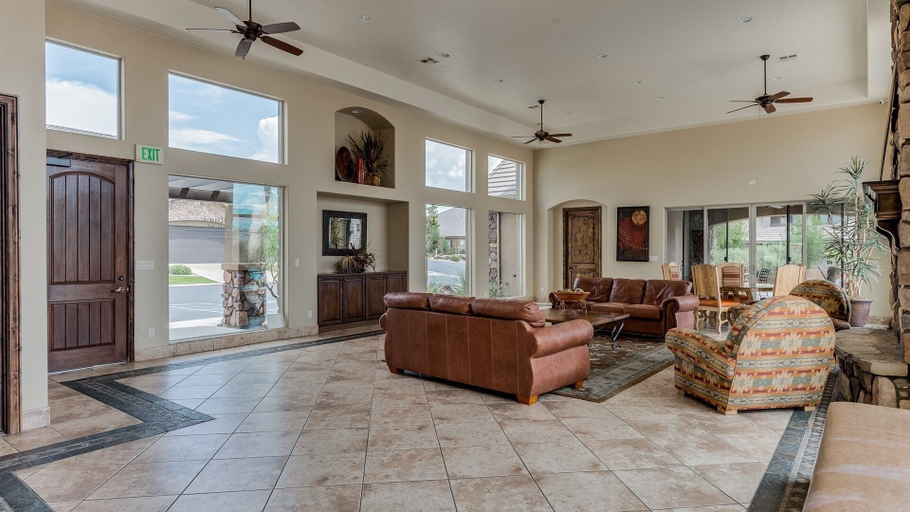 Living area 5, Almost Heaven 4 Bedroom Apts by RedAwning, Washington
