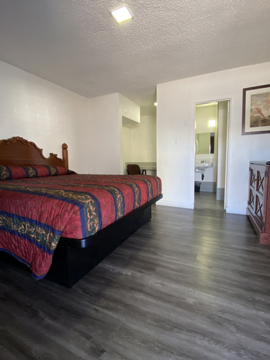 Bedroom 9