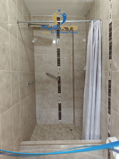 Bathroom 2, Hotel Turikys-Churín, Oyon