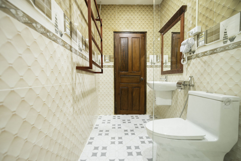 Bathroom, Houng Heung Hotel, Vangvieng