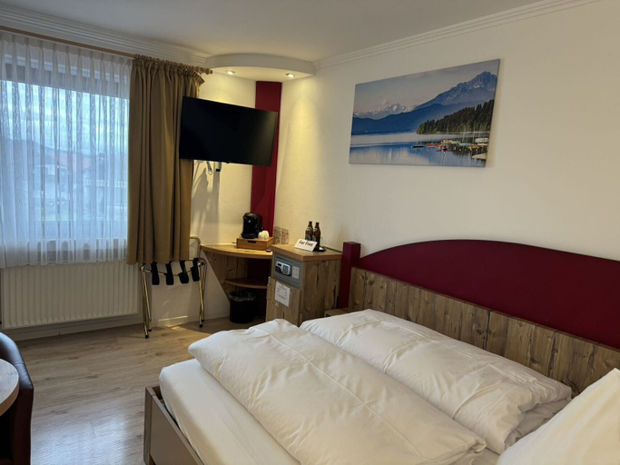 Bedroom 4, Alpchalet Schwanstein, Ostallgäu
