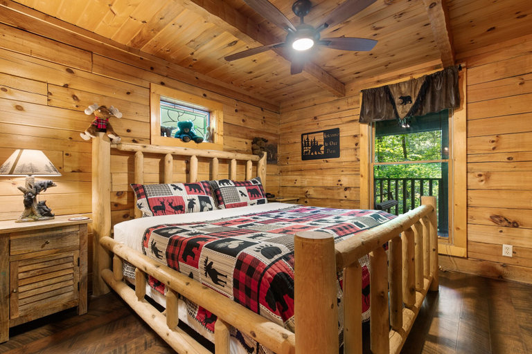 Bedroom 3, Miss Beehaven, Sevier