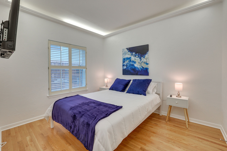 Bedroom 3, Modern Carrollton Home - Private Pool & Grill, Denton