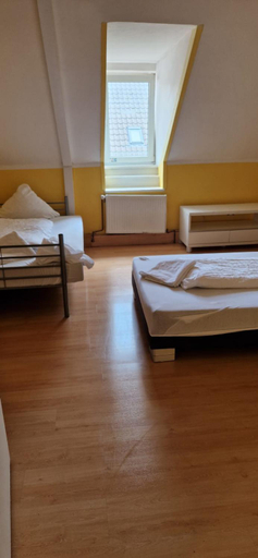 Others 3, Zimmer mit eigenem Bad, Kaiserslautern