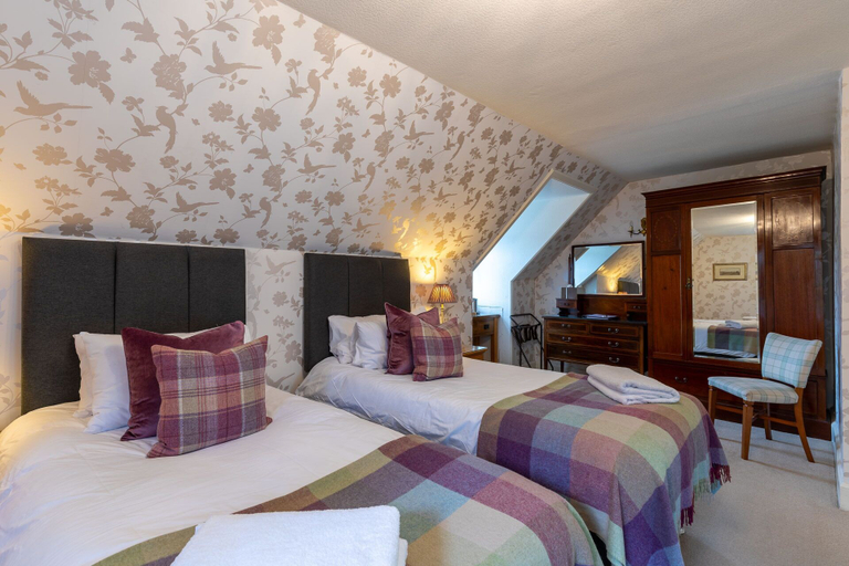 Bedroom 3, Craigroyston House & Lodge, Perthshire and Kinross