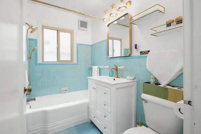 Bathroom, Coastal Palm Tree 2BR Retreat Ocean View, San Mateo