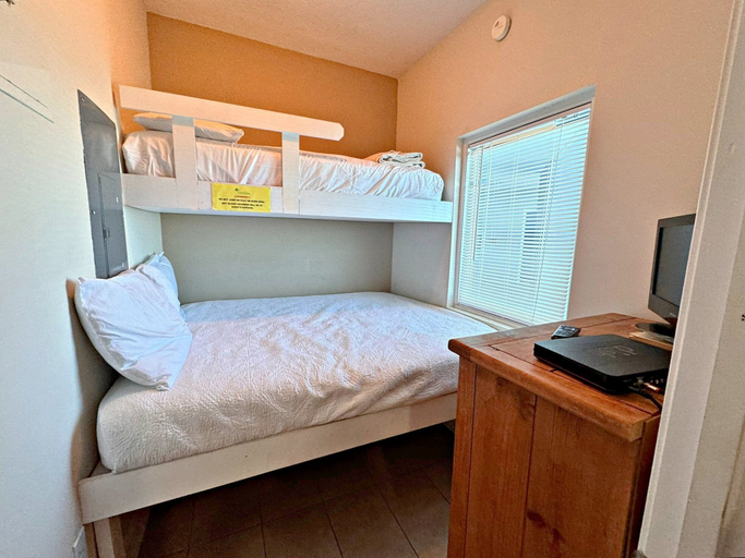 Bedroom 2, Lighthouse, Baldwin
