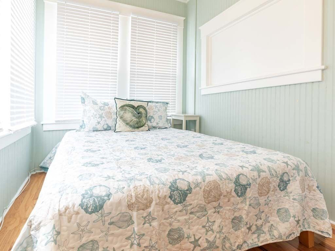 Bedroom 3, Sea View 1 by Tybee Vacation Rentals, Chatham