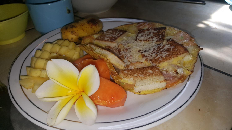 Food & Drinks 5, Pondok Indah Bungalow  Near Tetebatu Waterfall RedPartner, Lombok