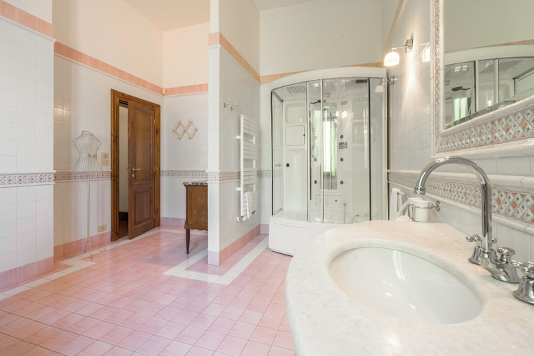 Bathroom 3, Villa Recanati, Val D' Orcia, Private Pool, Jacuzzi, Wifi, Siena