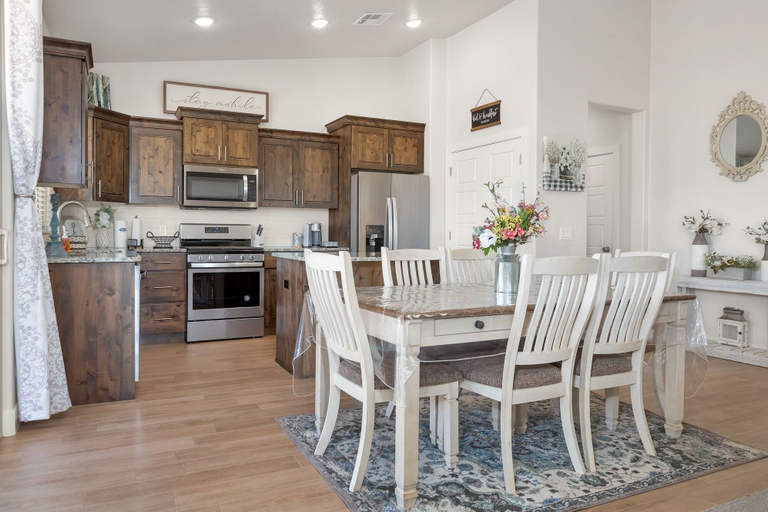 Private kitchen 4, Rock Canyon Oasis 4 Bedroom Home by RedAwning, Washington