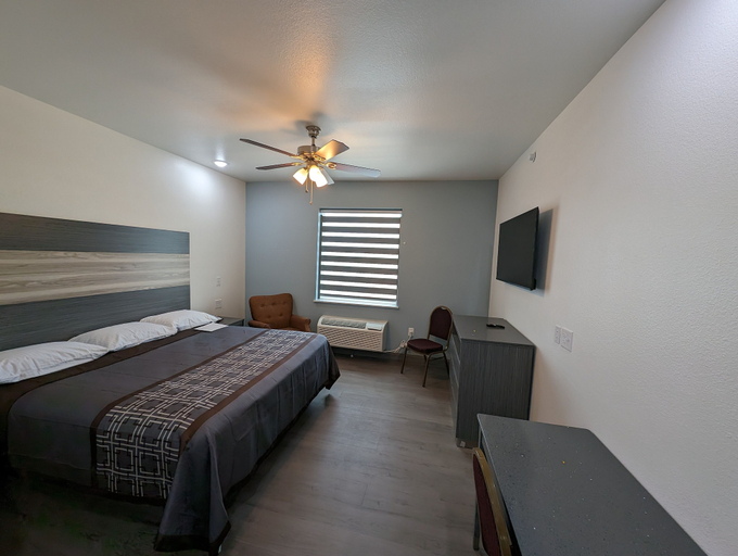 Bedroom 3, Texas Bungalows Hotel & Hotel Que at i35 Austin Pflugerville, Travis