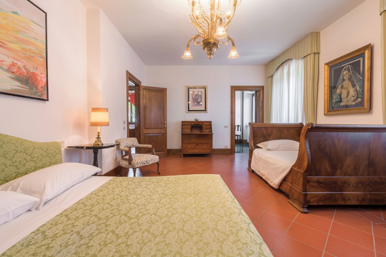 Bedroom 2, Villa Recanati, Val D' Orcia, Private Pool, Jacuzzi, Wifi, Siena