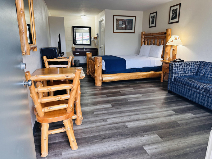 Bedroom 3, Northwoods Motel, Whatcom
