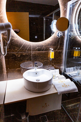 Bathroom 4, Hotel Boka