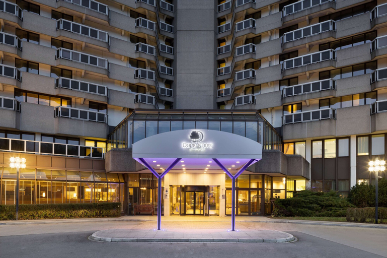 Exterior & Views 25