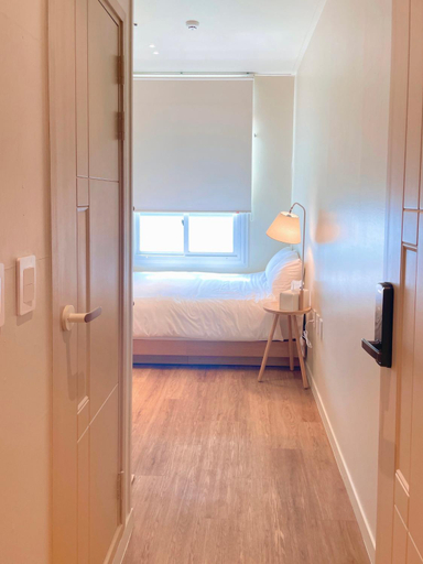 Bedroom 2, Stay Gaon, Jung