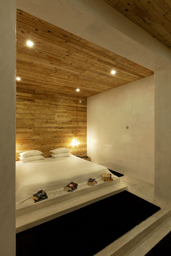 Bedroom 3, The Literary Man, Óbidos