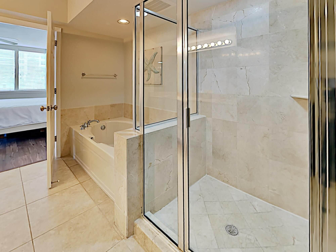 Bathroom 3, Destin West Heron #306 by Southern Vacation Rentals, Okaloosa