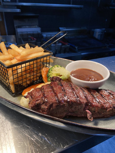 Food & Drinks 4, Tattersall's Hotel Blayney, Blayney