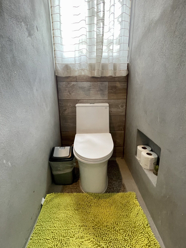 Bathroom 3, Johnny's Place Hotel, Taxisco