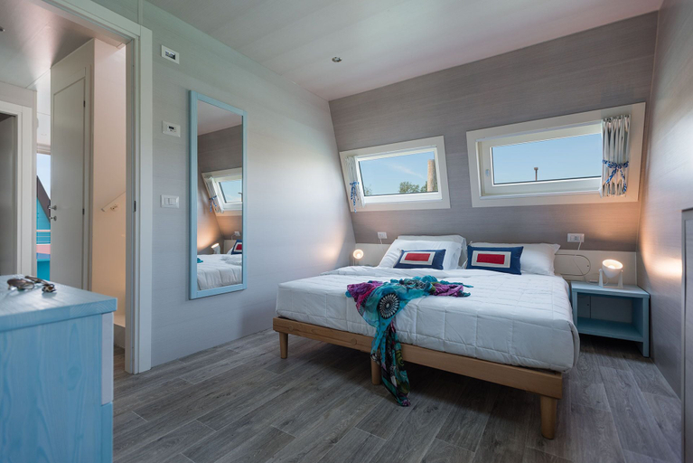 Bedroom 2, Marina Azzurra Resort, Udine