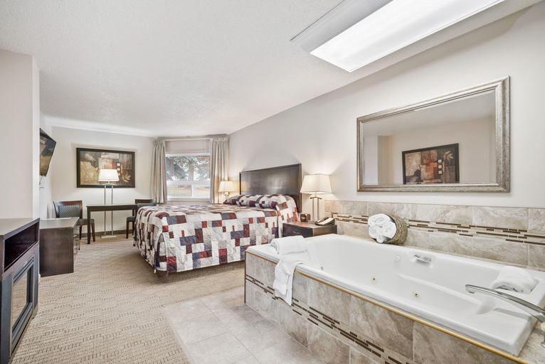 Bedroom 5, Guest House Inn & Suites, Division No. 14