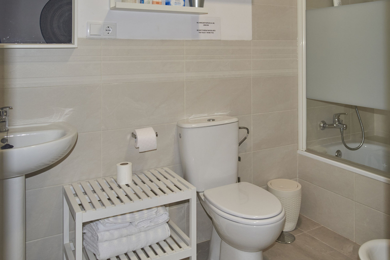 Bathroom 3, Apartamentos Mamelón, Cádiz