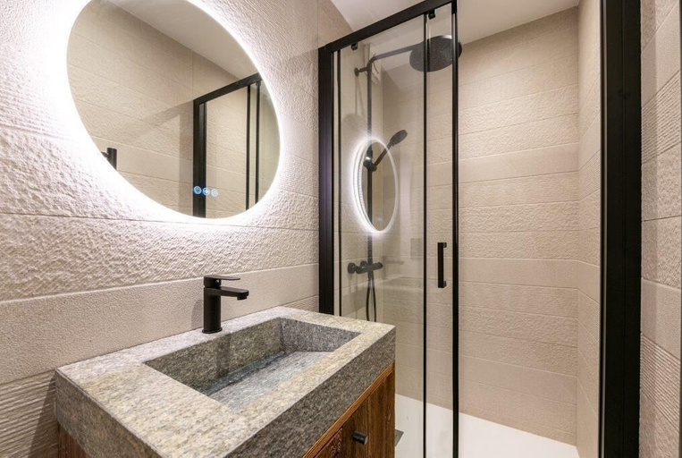 Bathroom 4, Appartement Petit Beau Site, Haute-Savoie