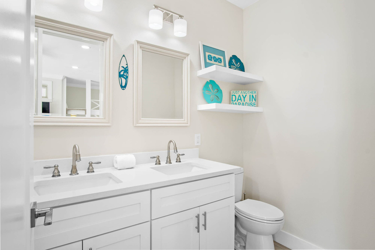Bathroom 4, Ar15/o-playa Vista, Nueces