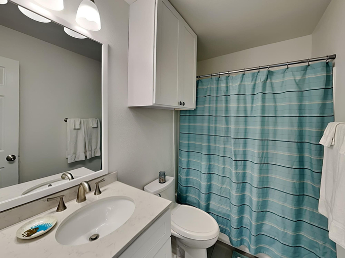 Bathroom, Canal Royale, Aransas