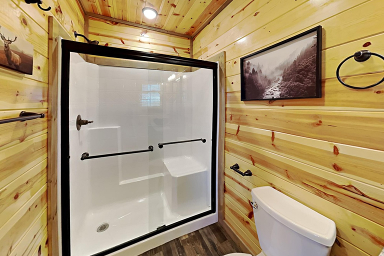Bathroom 3, Paradise Splash, Sevier